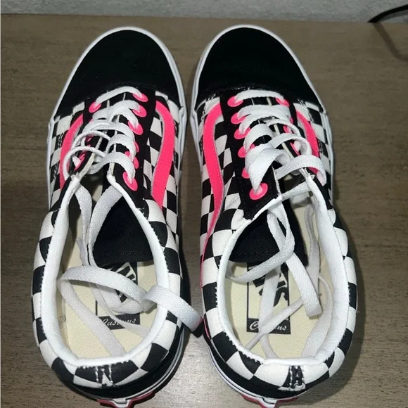 Vans Black and White Checkered Sneakers with Pink Highlights - Picture 4 of 5